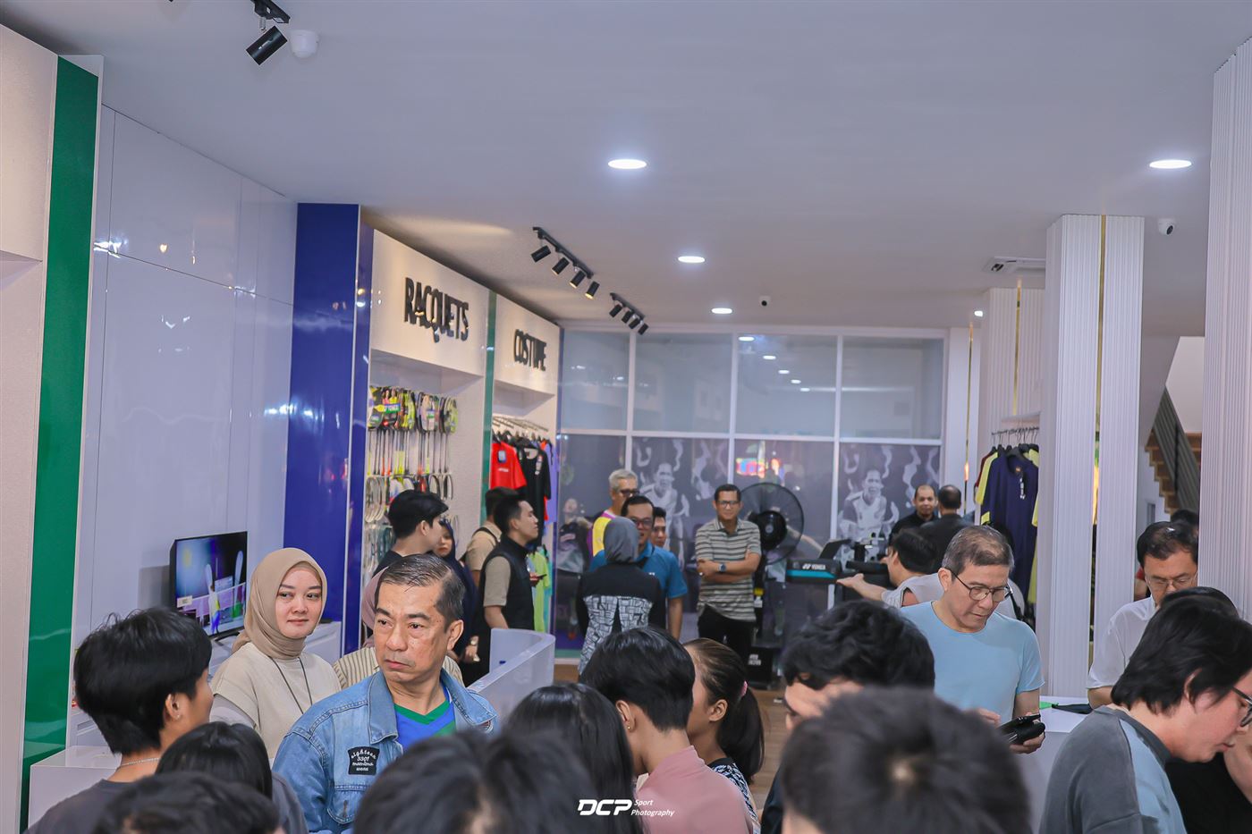 Suasana toko Yonex Sport Centre Jambi